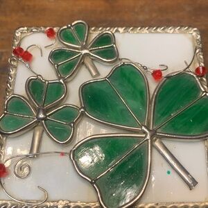 GLASS IRISH MUSICAL KEEPSAKE TRINKET JEWELRY BOX “WHEN IRISH EYES ARE SMILING.”